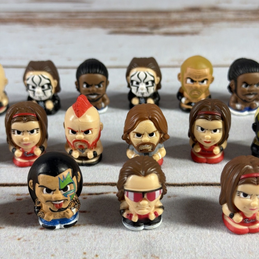 19pc WWE TeenyMates Series 1 Mini Wrestling Action Figure Lot No Rares - Picture 3 of 4